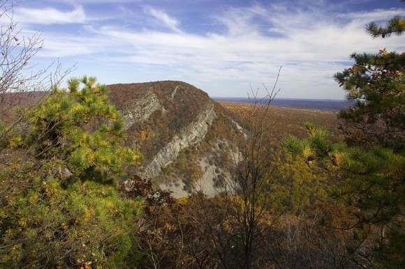 Mt Tammany seen from Mt Minsi.