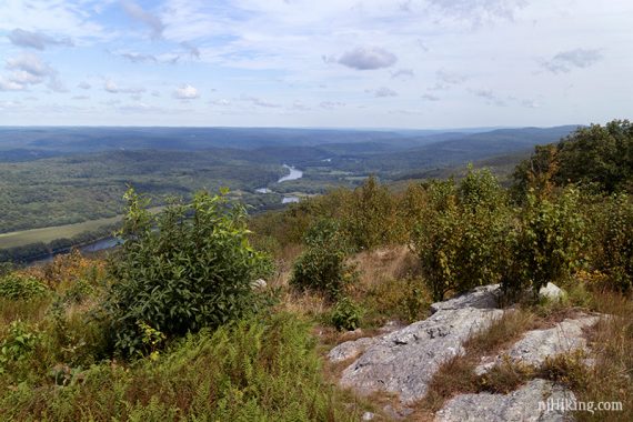 Delaware River seen from Raccoon Ridge on Mount Mohican.