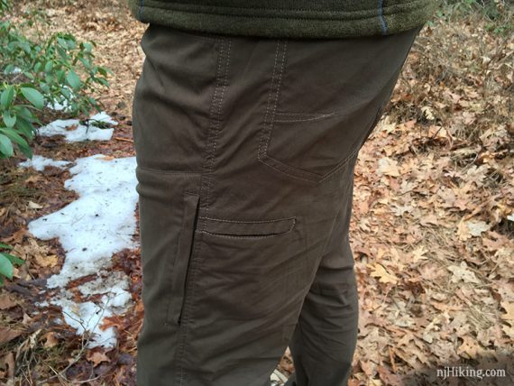 Kuhl Konfidant Air thigh pockets.