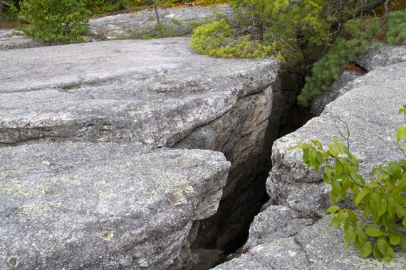 Table Rocks crevices.