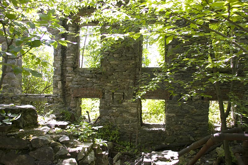 Ramapo Mountain State Forest – Van Slyke Castle | njHiking.com