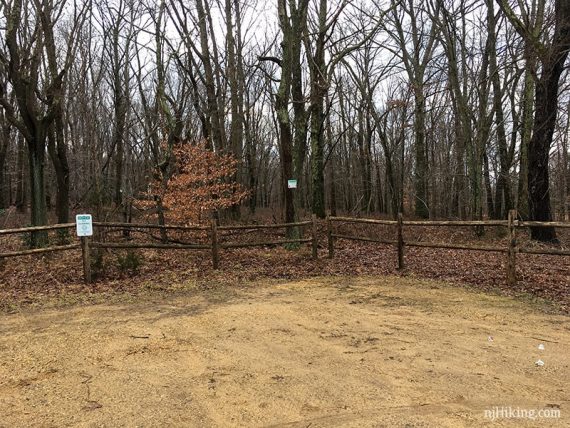 Parking area for Tamarack Hollow