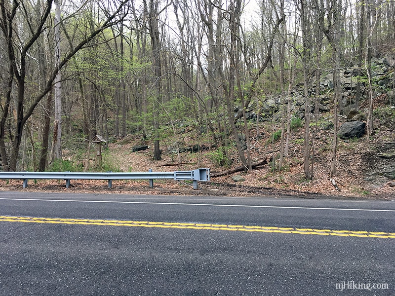 Cross to the other side of Rt 29