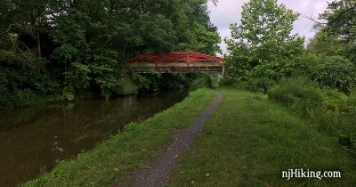 D&L Canal towpath going under a bridge.