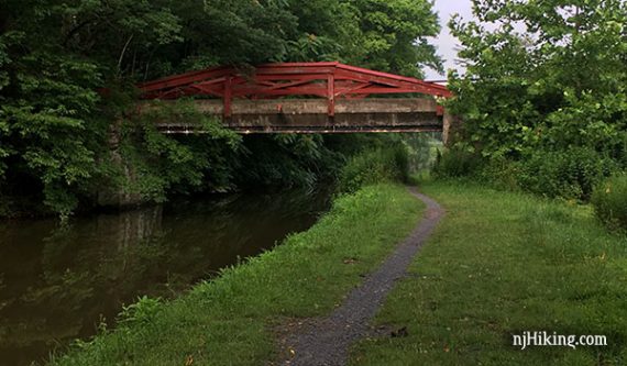 D&L Canal towpath going under a bridge.