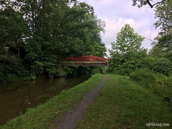 D&L towpath along the canal.