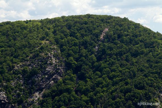 Where hikers scramble down for views from Mt Tammany of Mt Minsi.