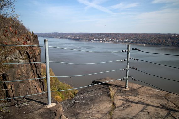 Fenced viewpoint