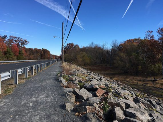 Perimeter Trail runs along Georgia Tavern Rd at first.