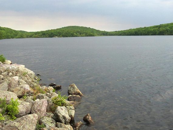 Highlands Trail along Echo Lake