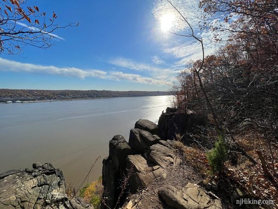 Rocky cliff edge of High Gutter Point.