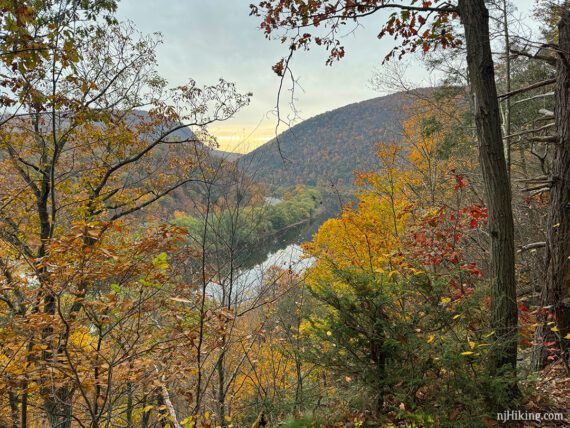 View of the Delaware River, Mt Tammany and Mt Minsi.