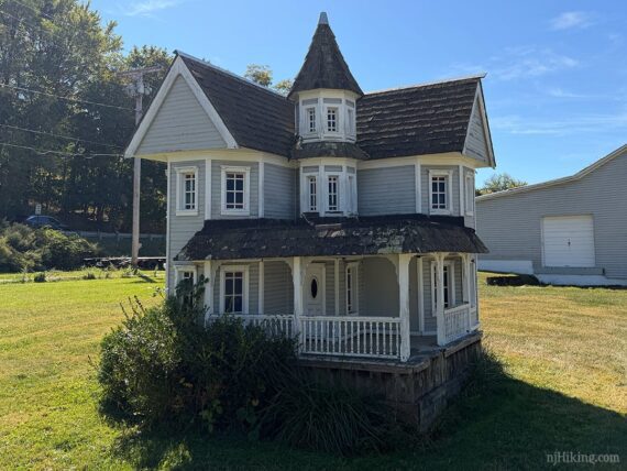 Newton Little House.