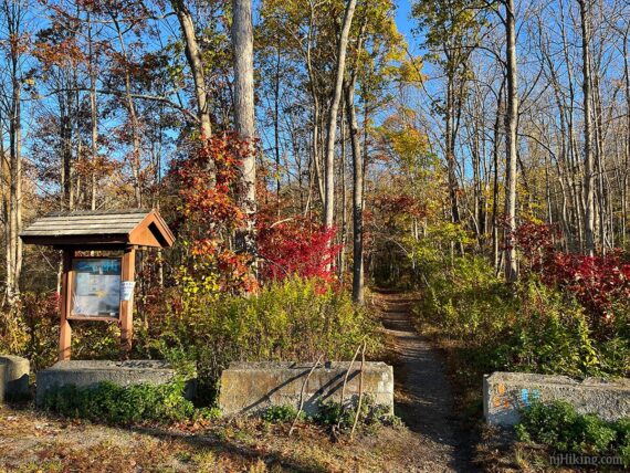 Four Birds Trailhead at Wildcat Ridge.